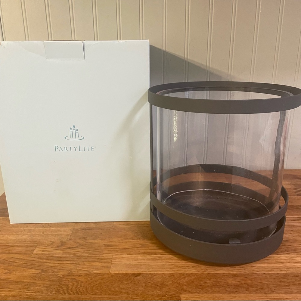 NEW PartyLite Dusk To Dawn Hurricane Candle Holder
